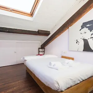 Navigli 7 , Milan Italy